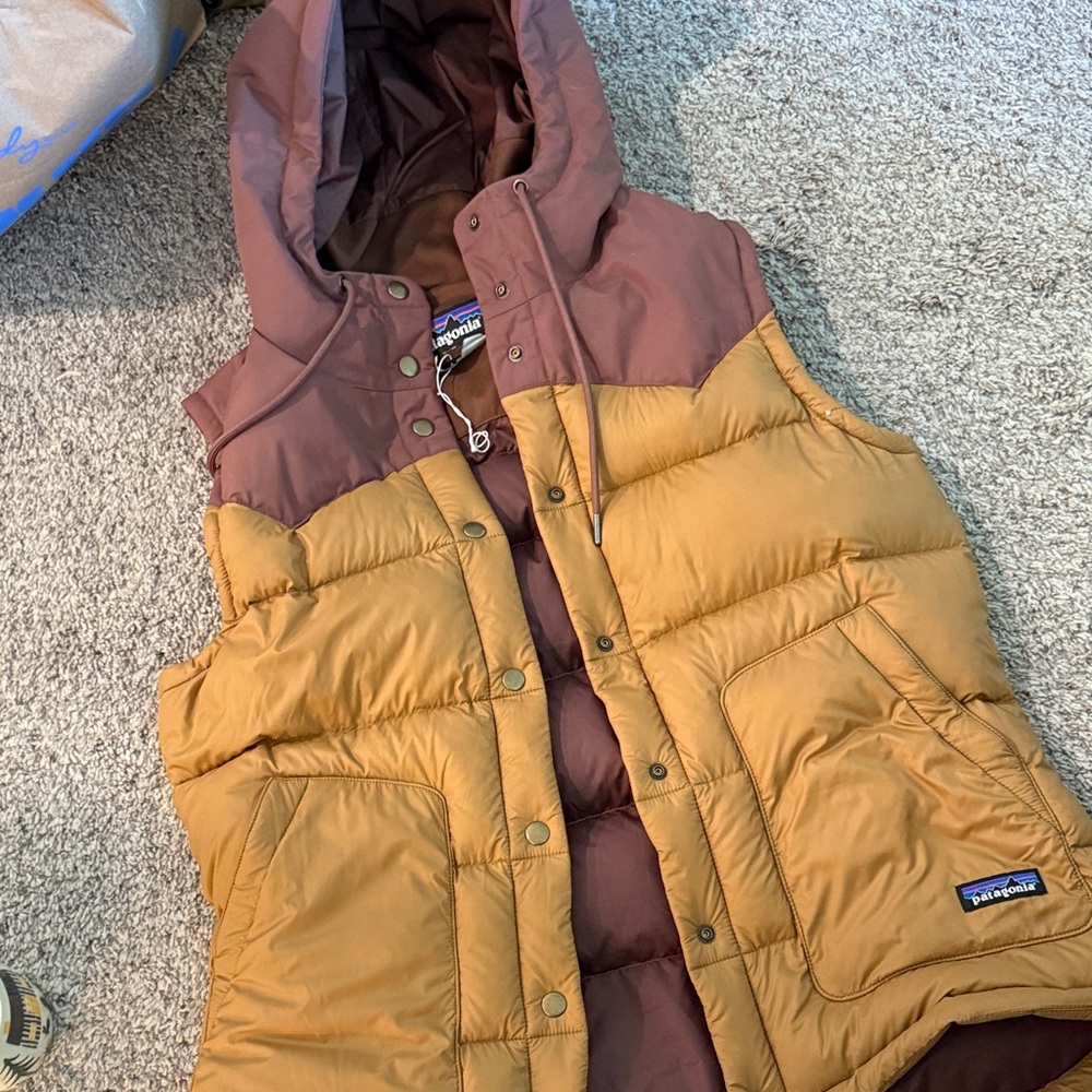Patagonia bivy womens  Puffer Vest L NWOT